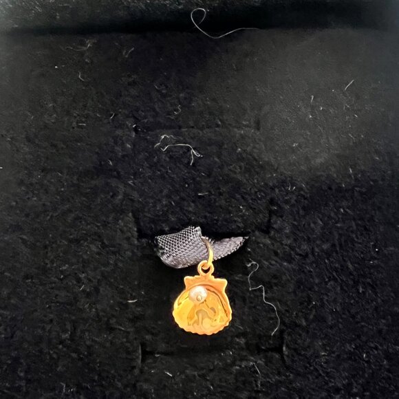 Catbird Gold Shell with Pearl Charm for Necklace - Picture 2 of 3